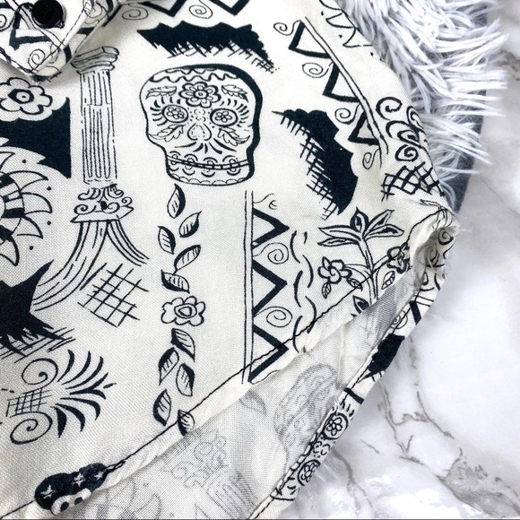 Vtg Zarus Day Of The Dead Skull Goth Print Button Down EUC - Picture 8 of 13